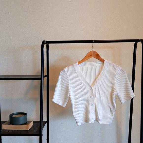 Ribbed Cropped Short Sleeve Knit Cardigan - Picture 1 of 3